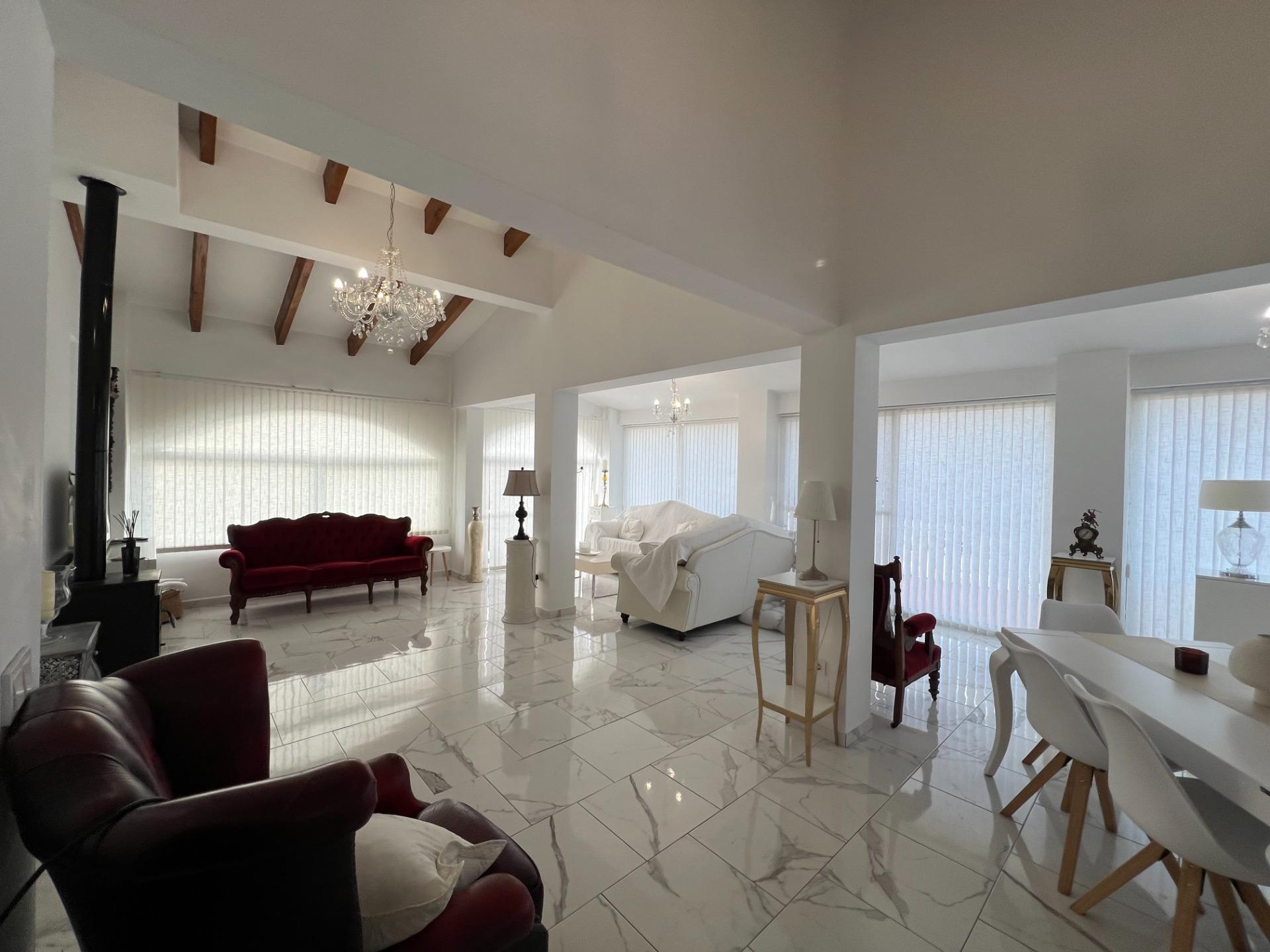 Discover the perfect blend of rural charm and modern living in this impressive detached property loc