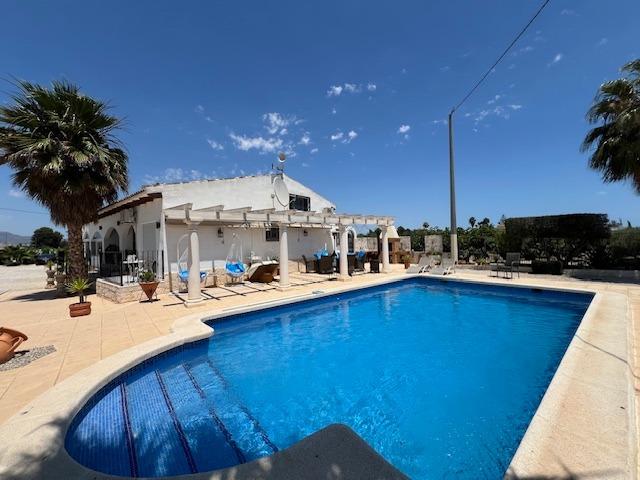 Terrace in villa for sale in Dolores