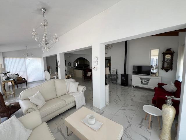 Terrace in villa for sale in Dolores