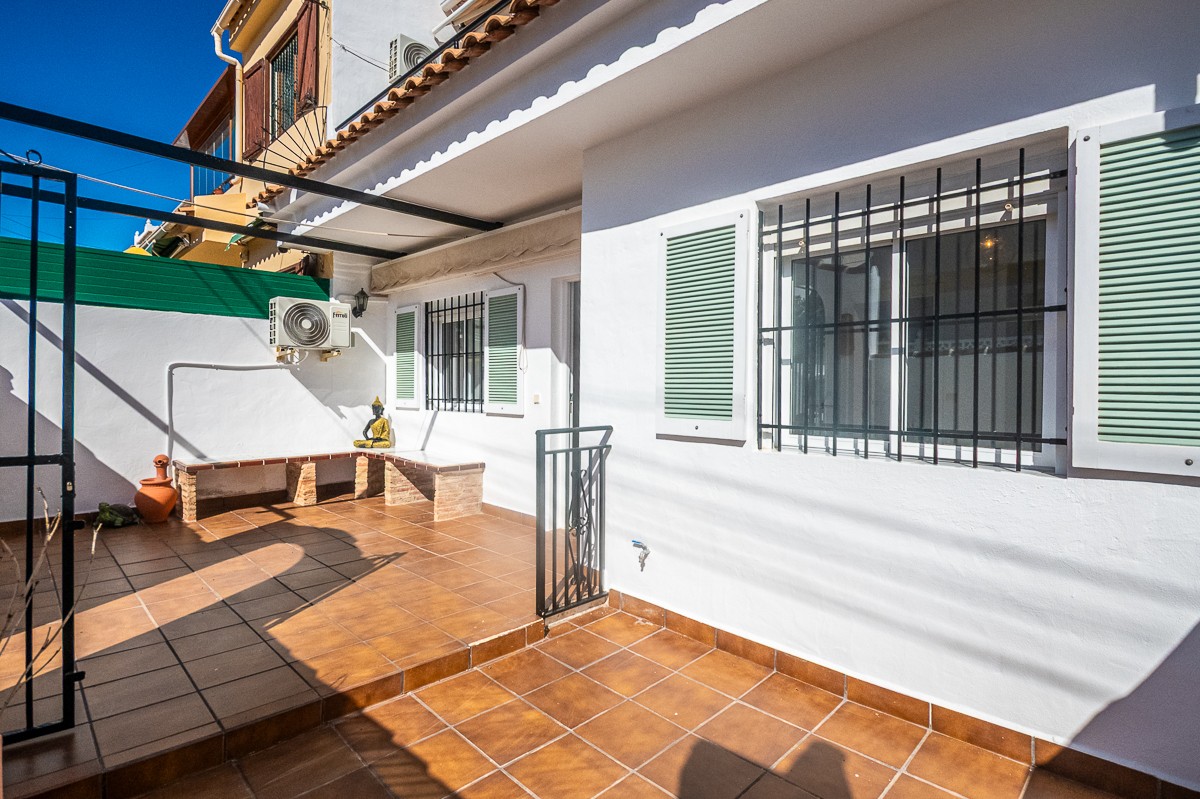 Discover this semi-renovated 3-bedroom, 2-bathroom townhouse in excellent condition, located just a