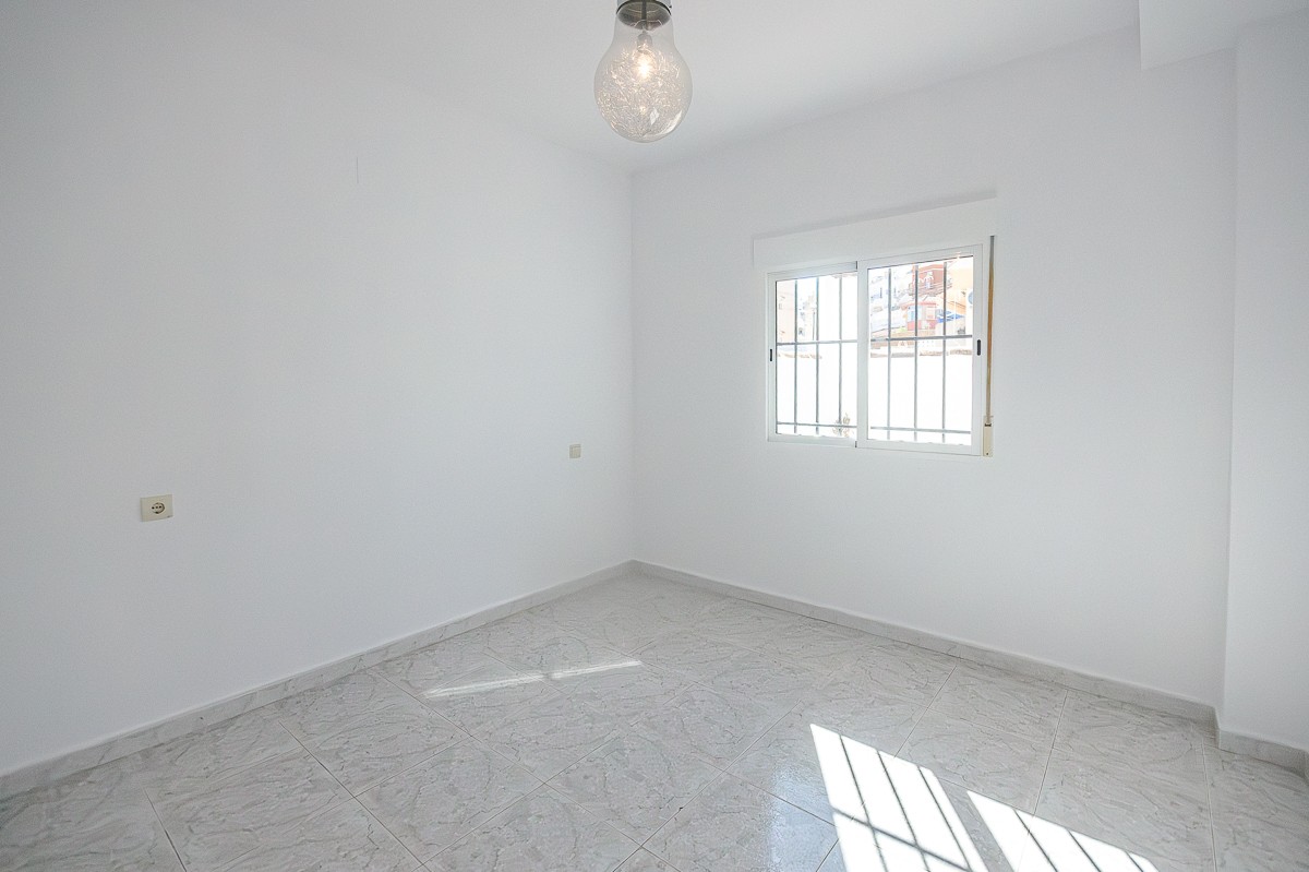 Garden in villa for sale in San Miguel de Salinas