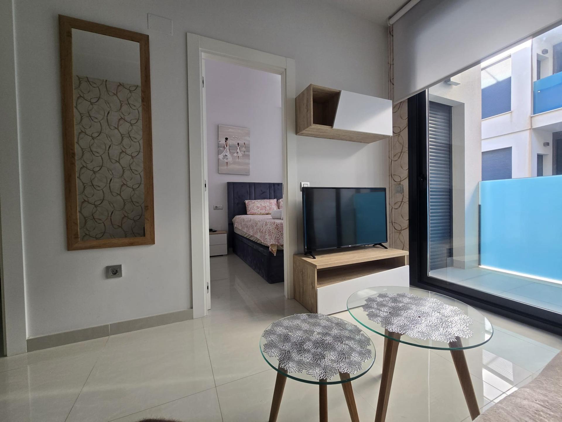 Bedroom in apartment for sale in Torrevieja