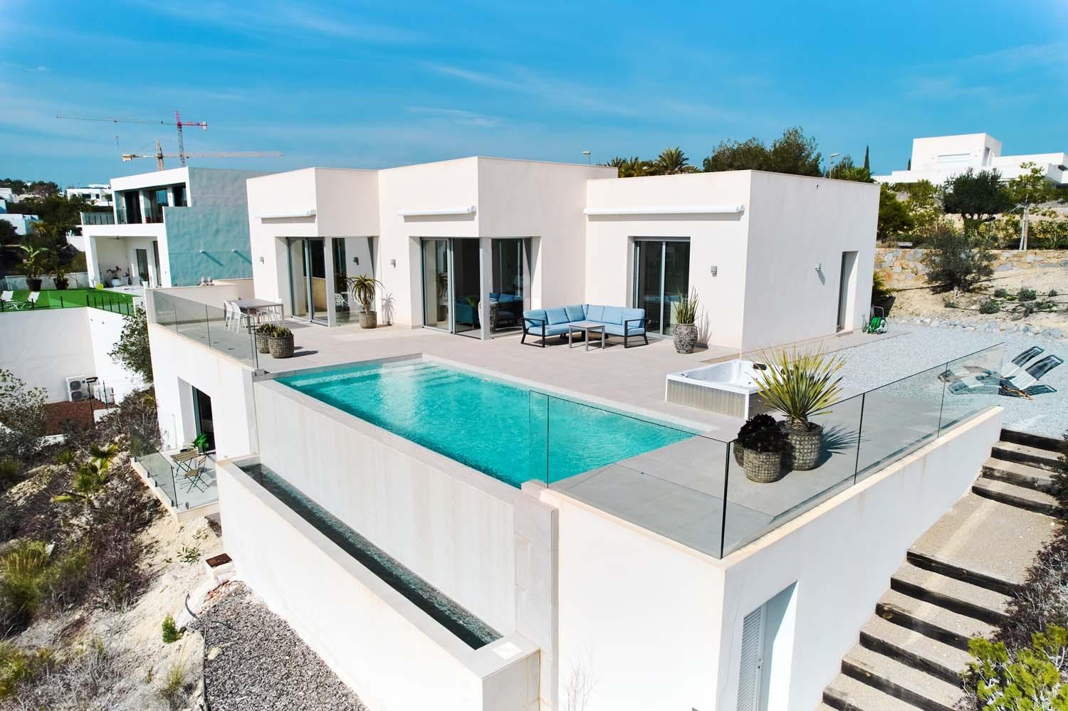 Exclusive, modern villa located on the award-winning Las Colinas Golf & Country Club, one of Europe’