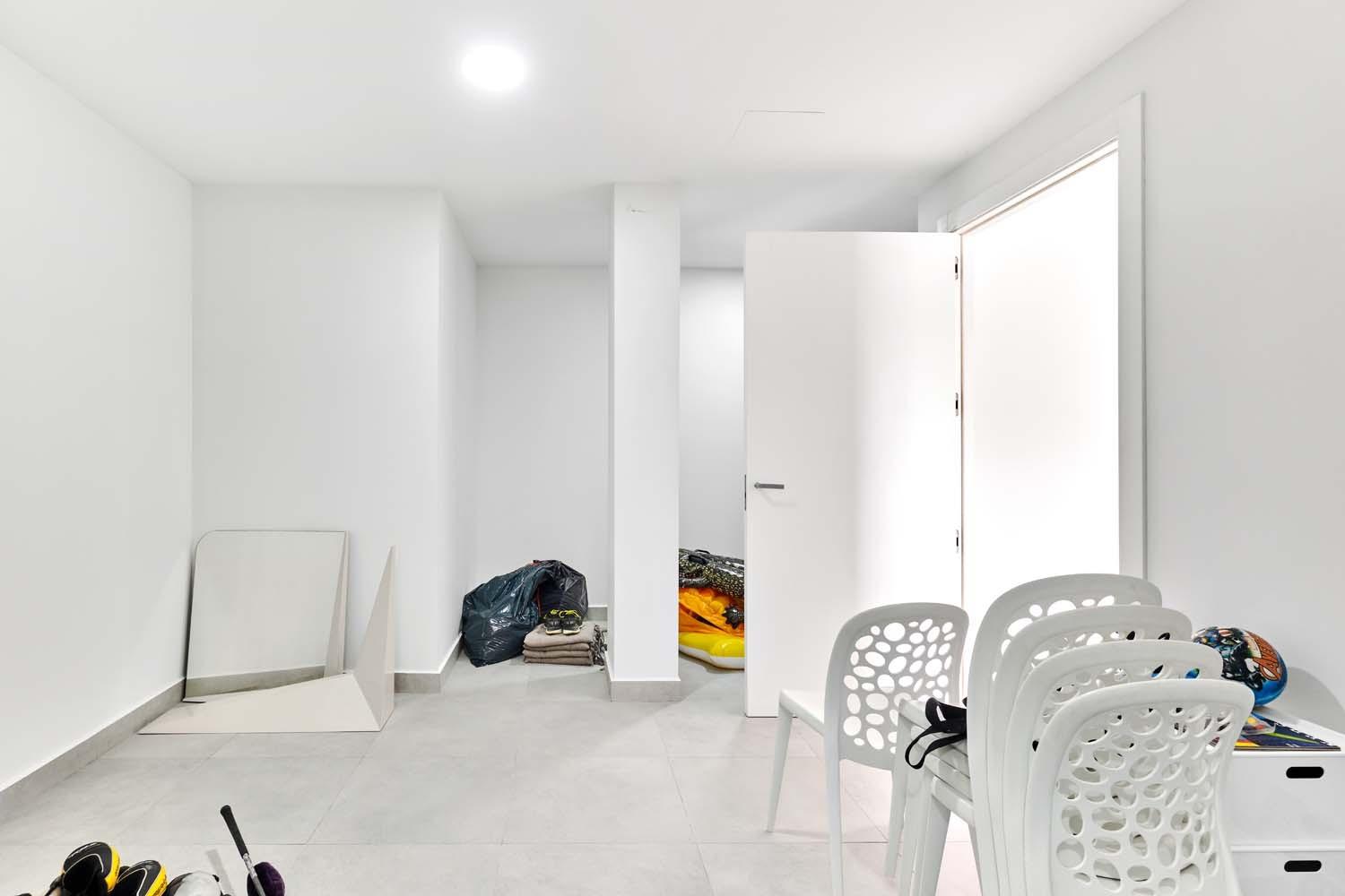 Terrace in villa for sale in Orihuela