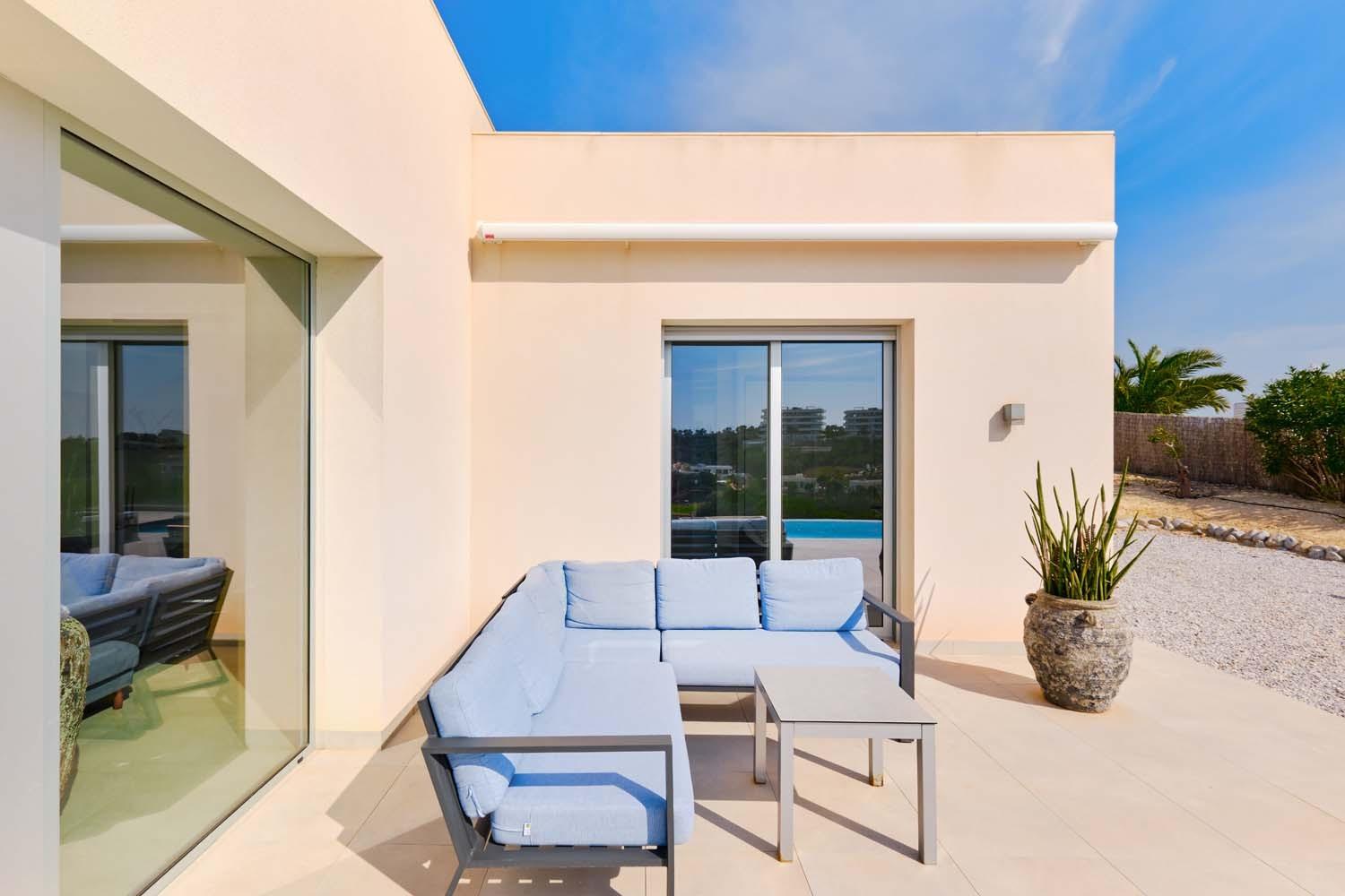 Bedroom in villa for sale in Orihuela