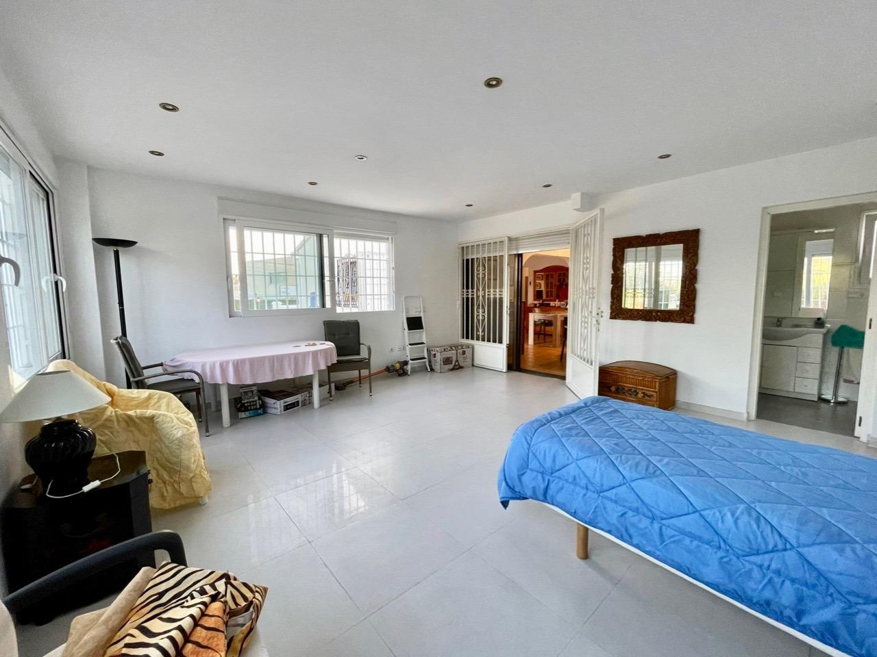 Exterior view in villa for sale in Benidorm