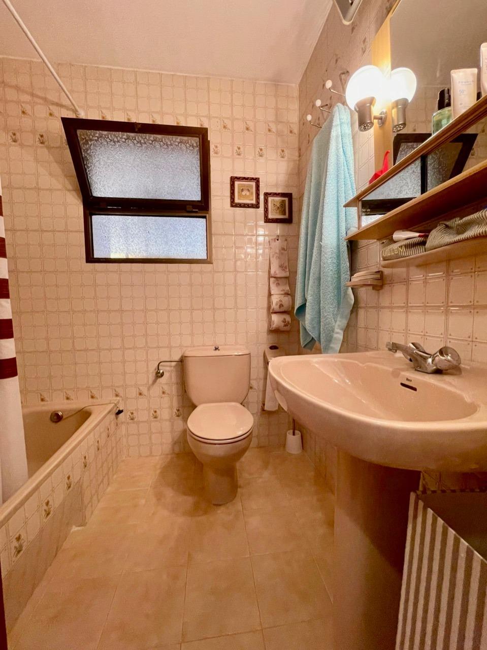 Master bedroom in villa for sale in Benidorm