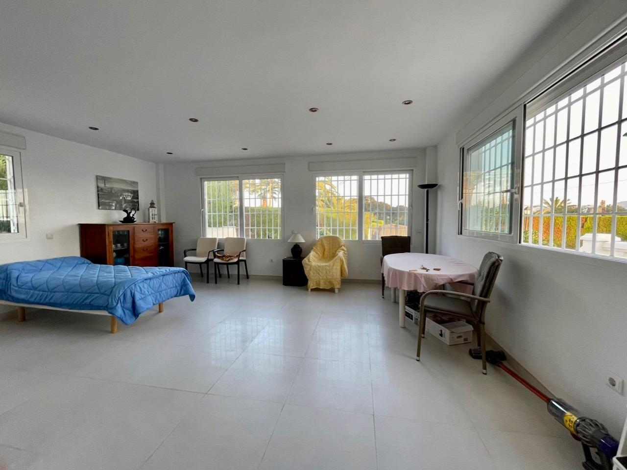 Bedroom in villa for sale in Benidorm