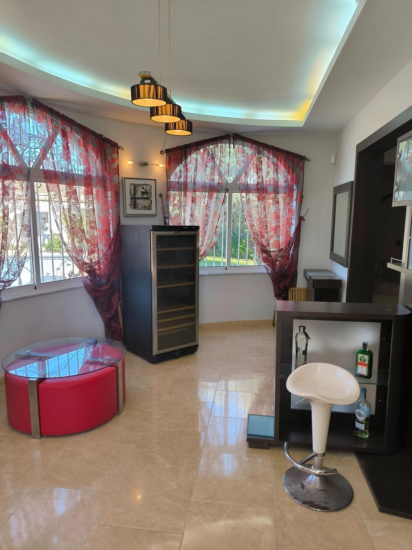 Master bedroom in villa for sale in Torrevieja