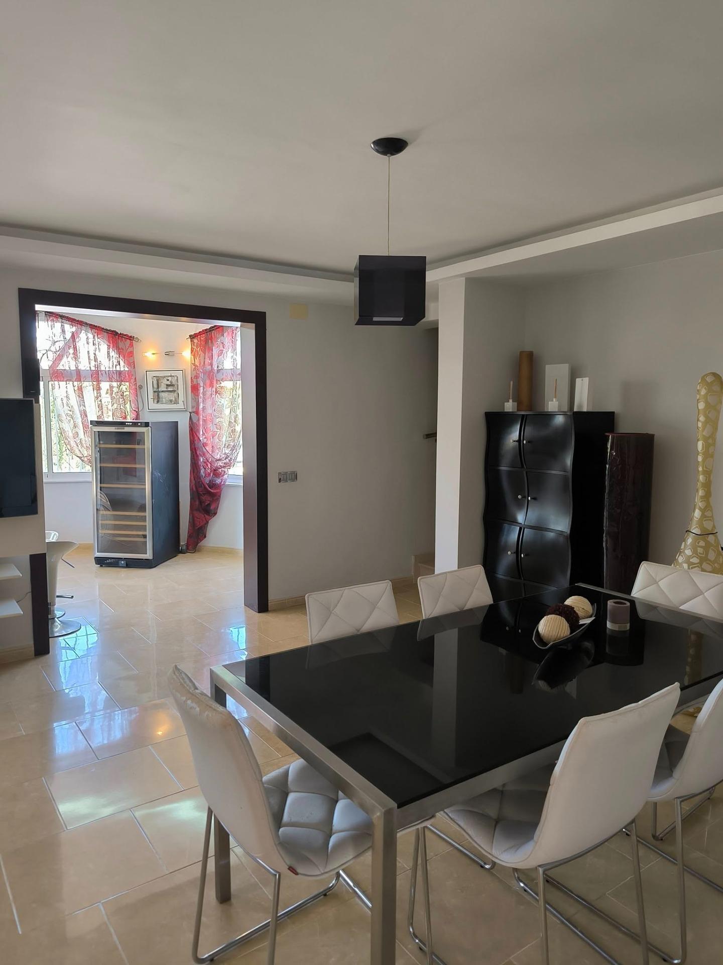 Terrace in villa for sale in Torrevieja