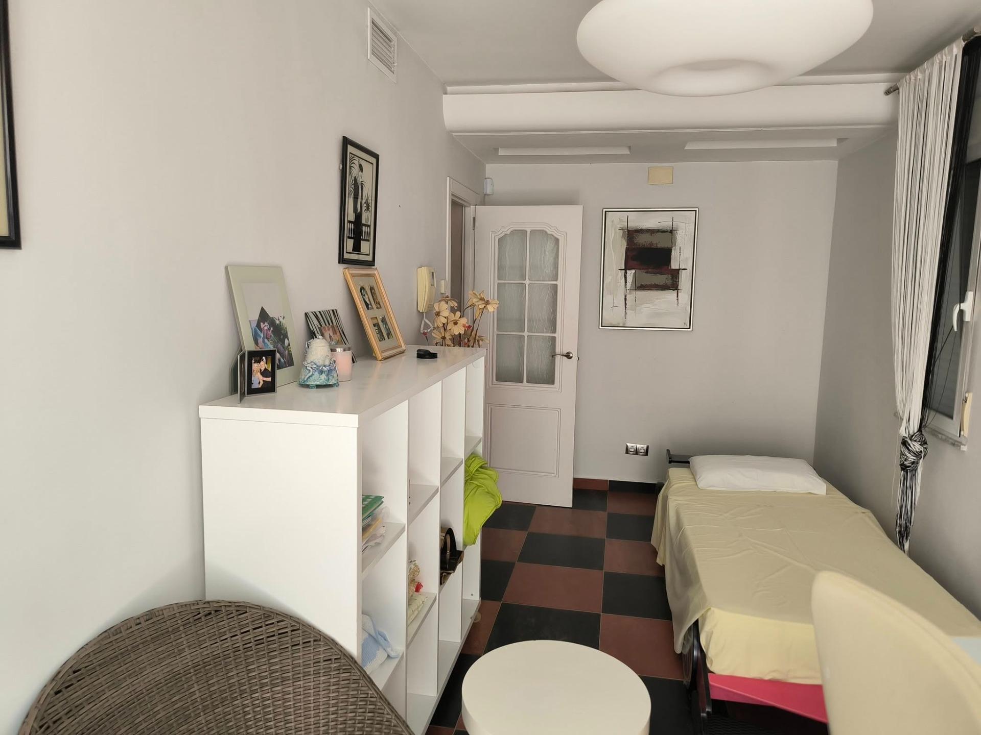 Master bedroom in villa for sale in Torrevieja