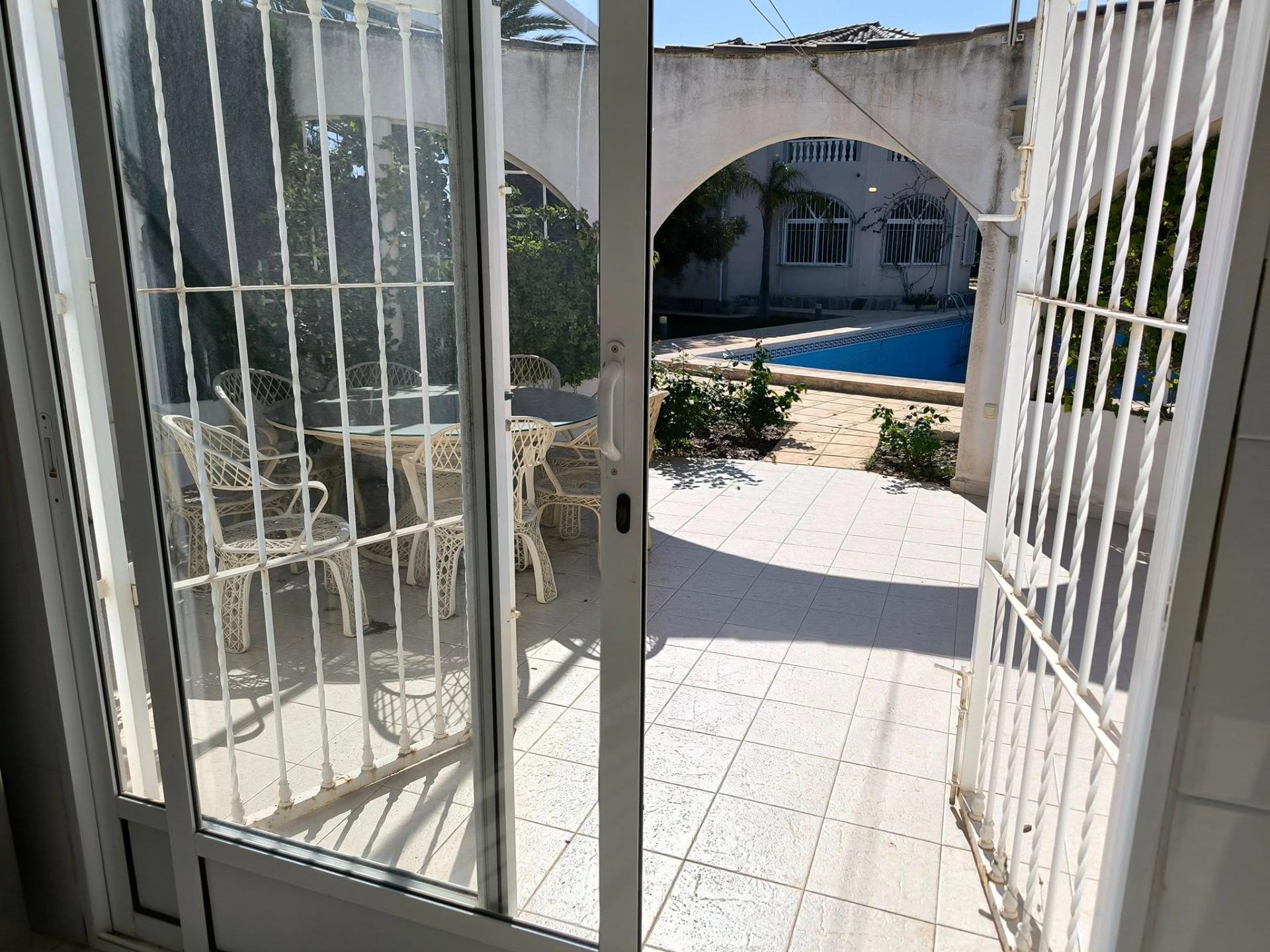 Bedroom in villa for sale in Torrevieja
