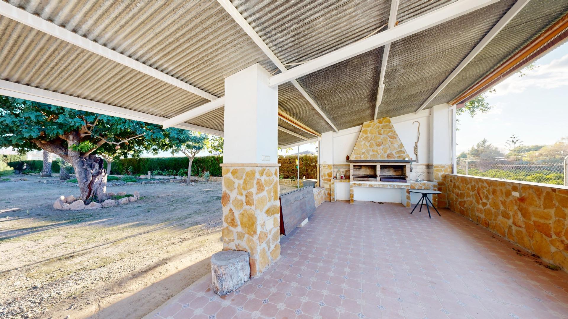 Pool area in villa for sale in Orihuela