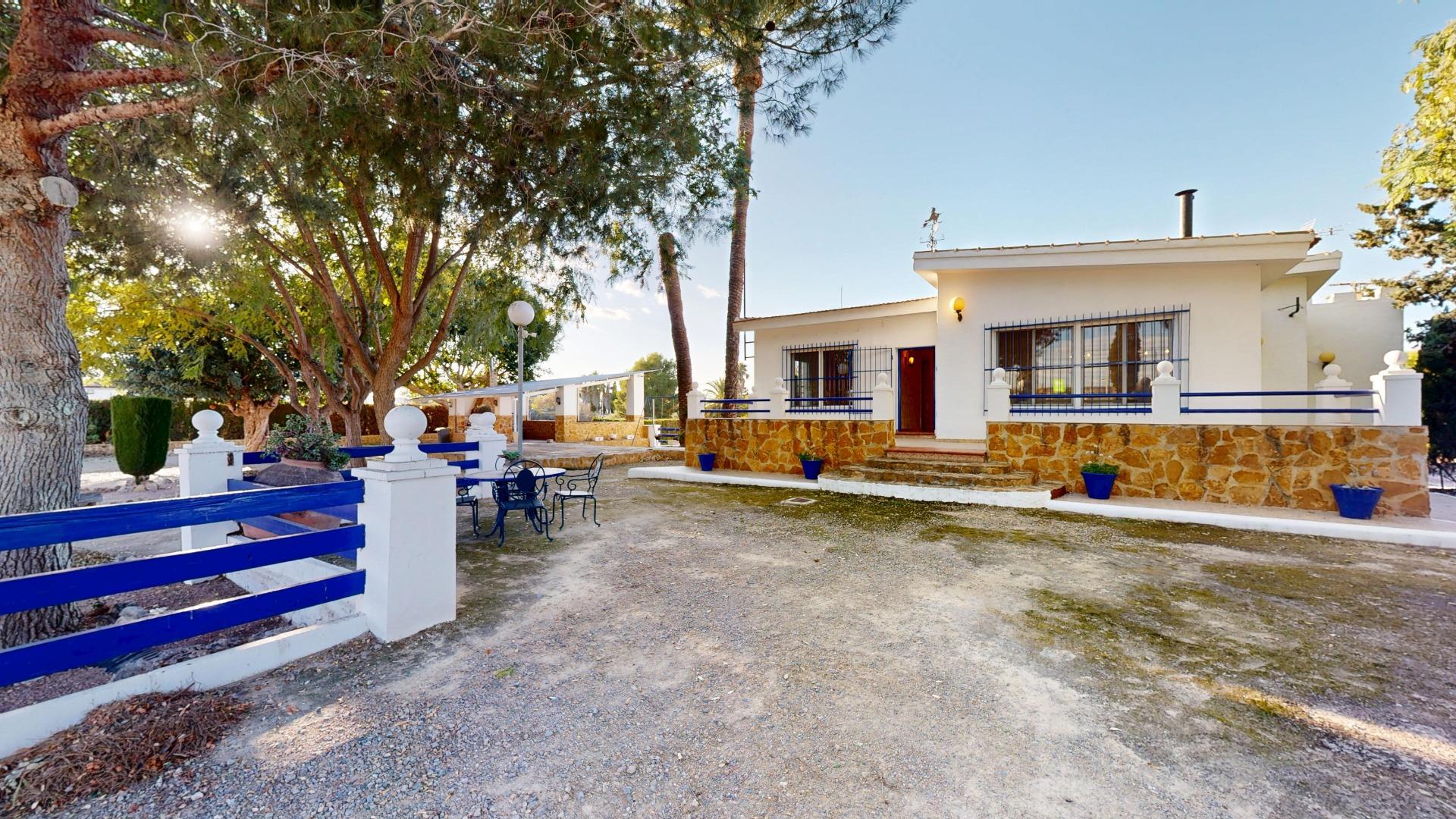 Living room in villa for sale in Orihuela