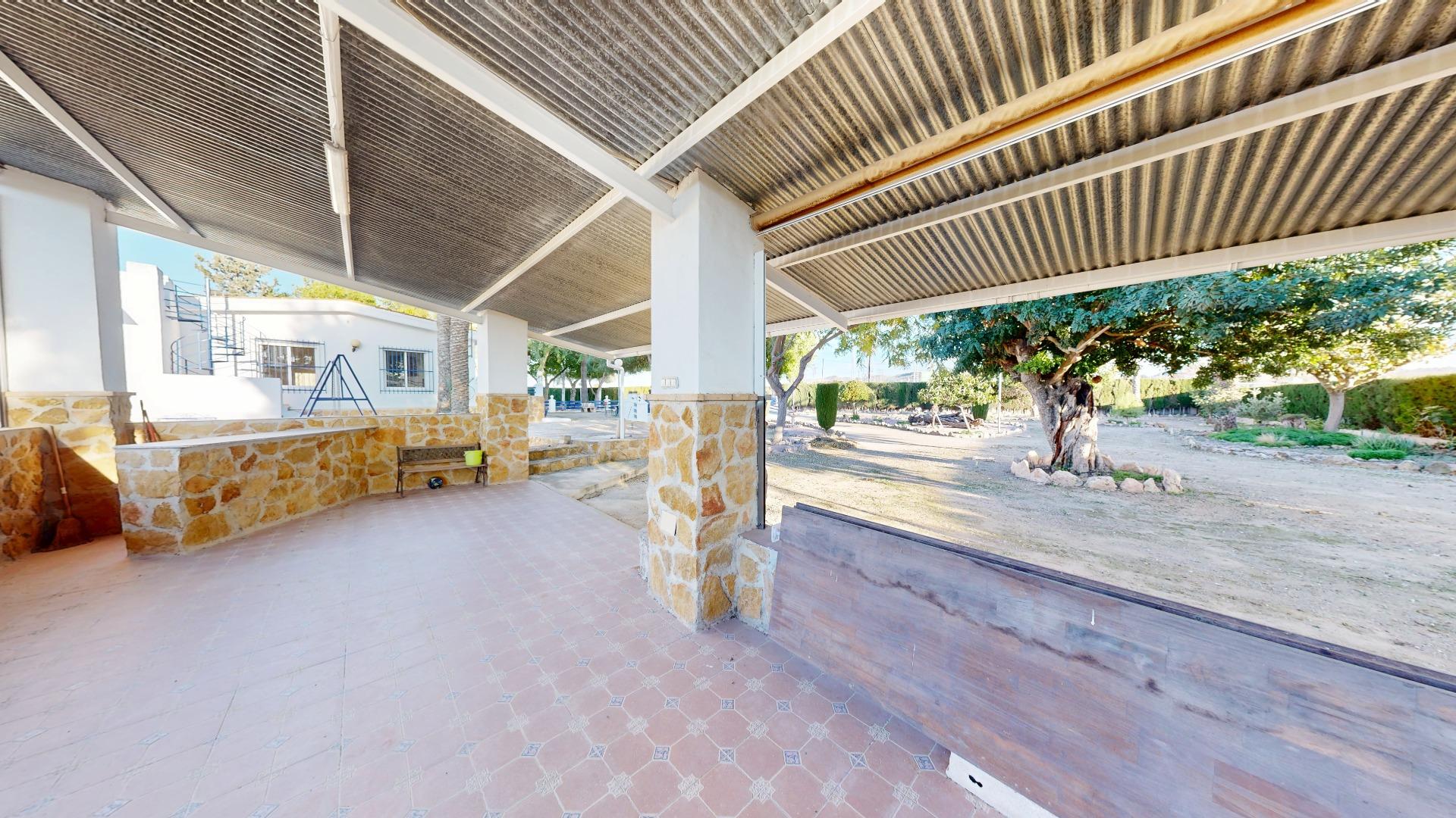 Terrace in villa for sale in Orihuela