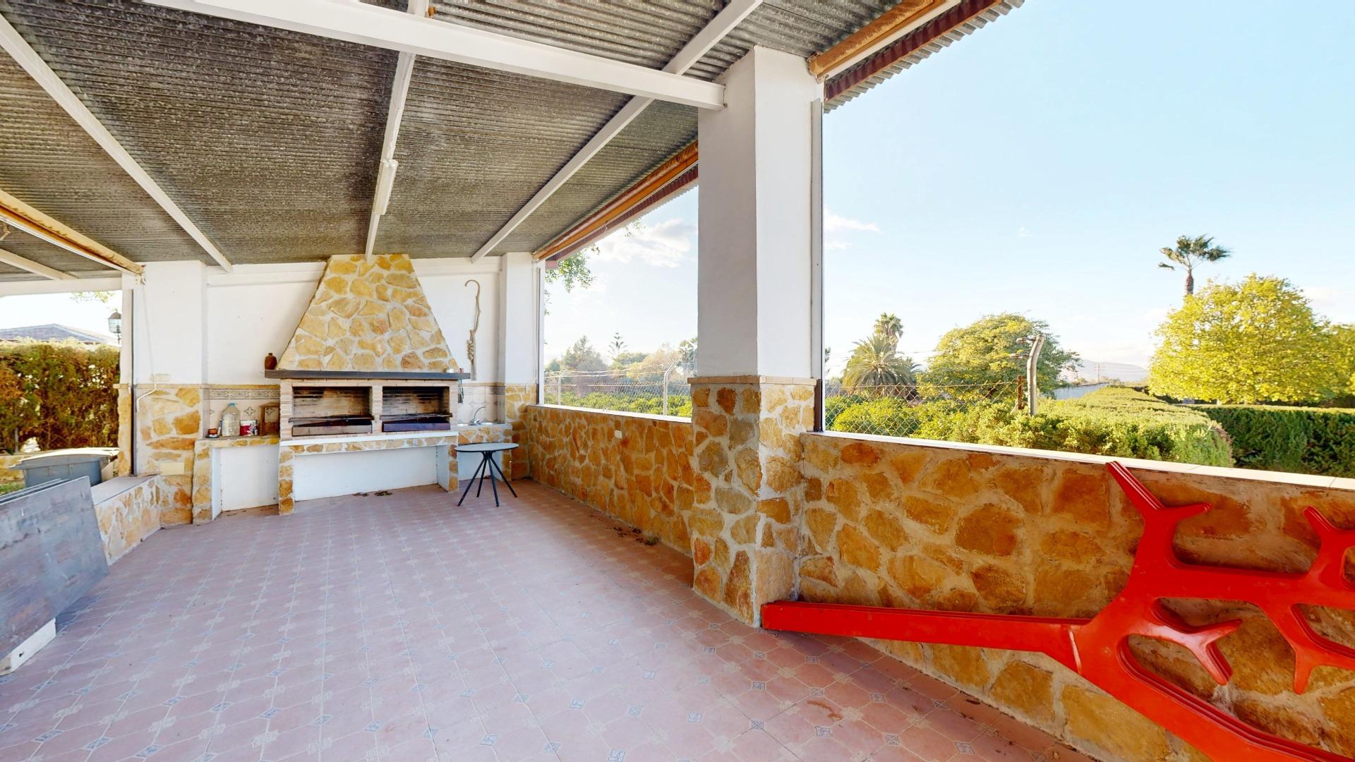 Pool area in villa for sale in Orihuela