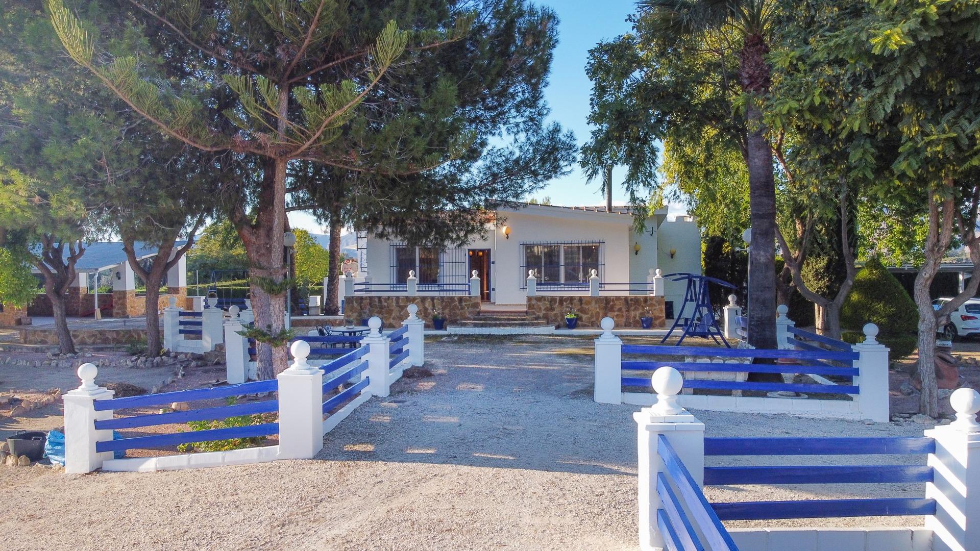 Dining area in villa for sale in Orihuela