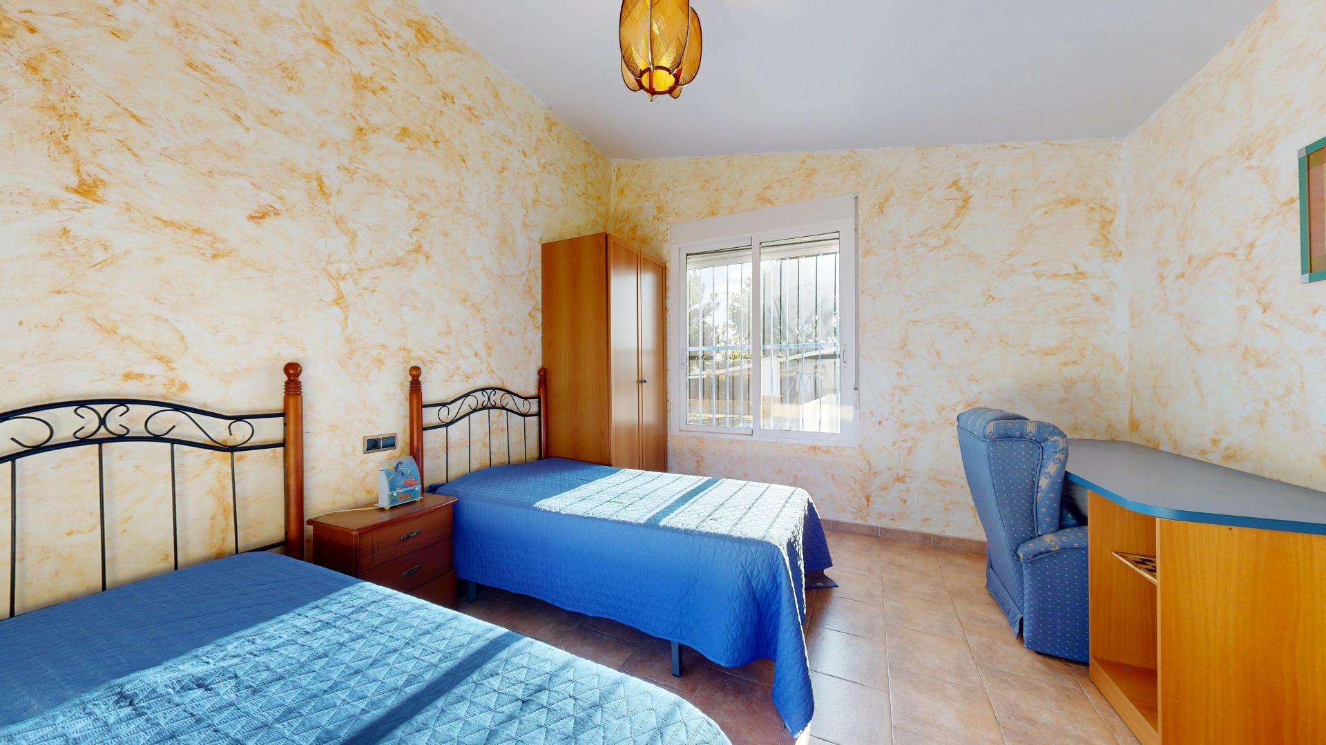 Garden in villa for sale in Orihuela