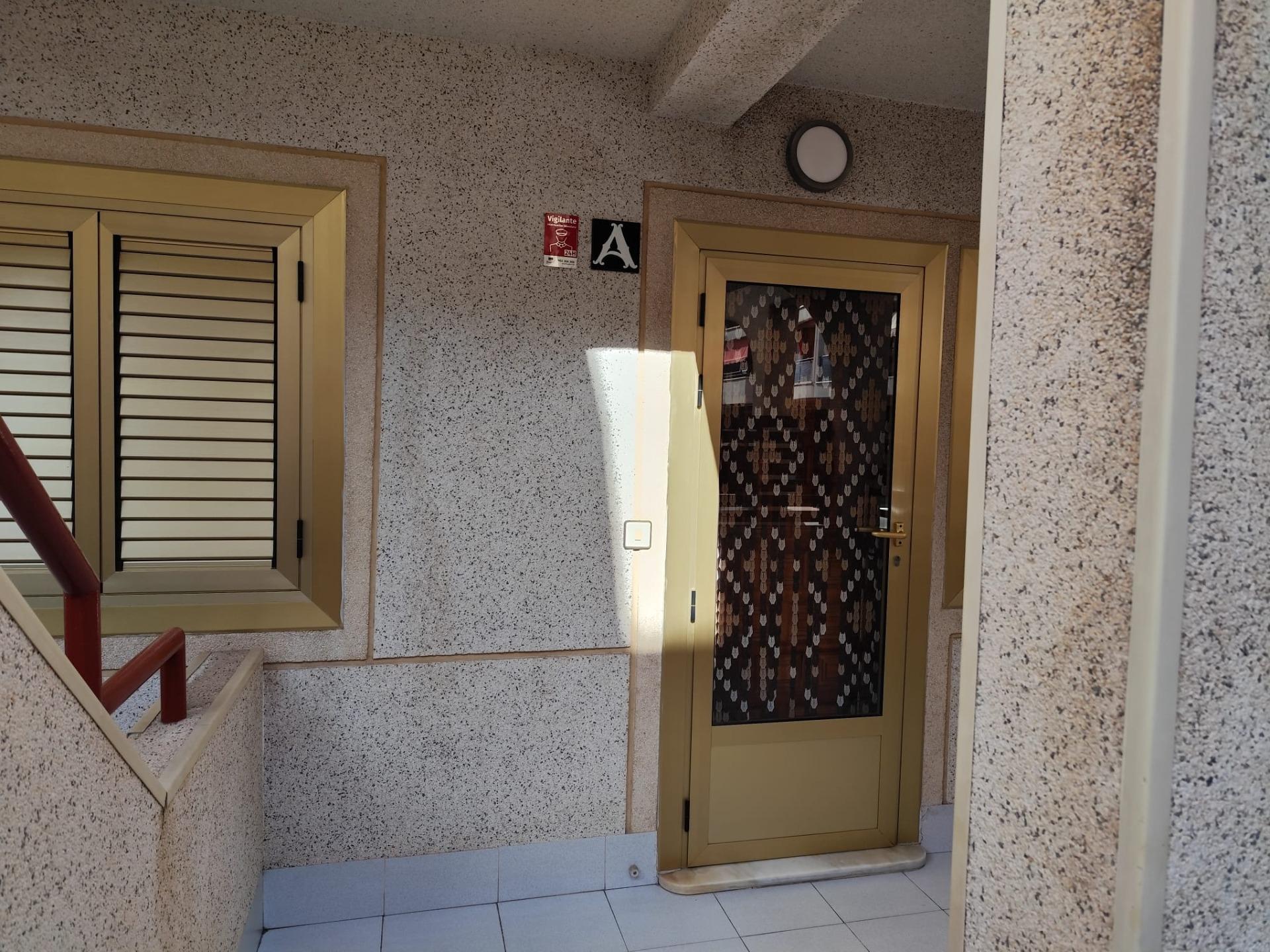 Terrace in apartment for sale in Torrevieja