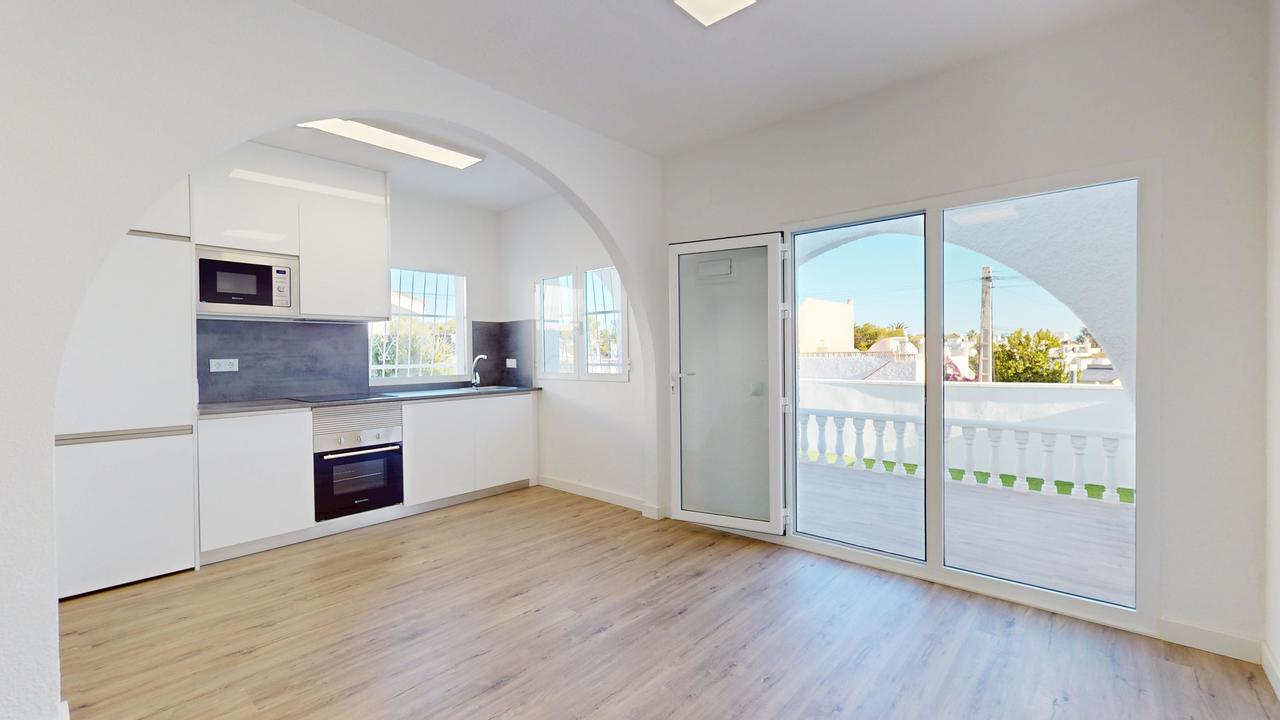 Garden in bungalow for sale in Villamartin