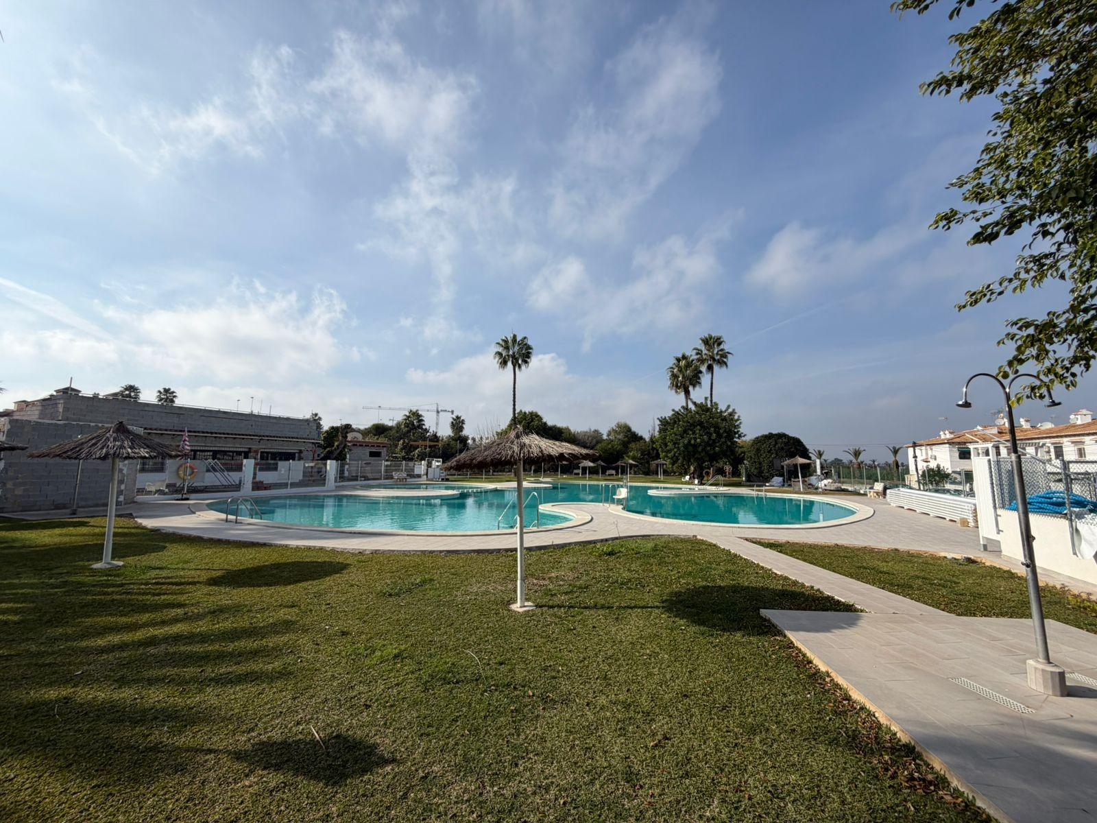 Bedroom in apartment for sale in Torrevieja
