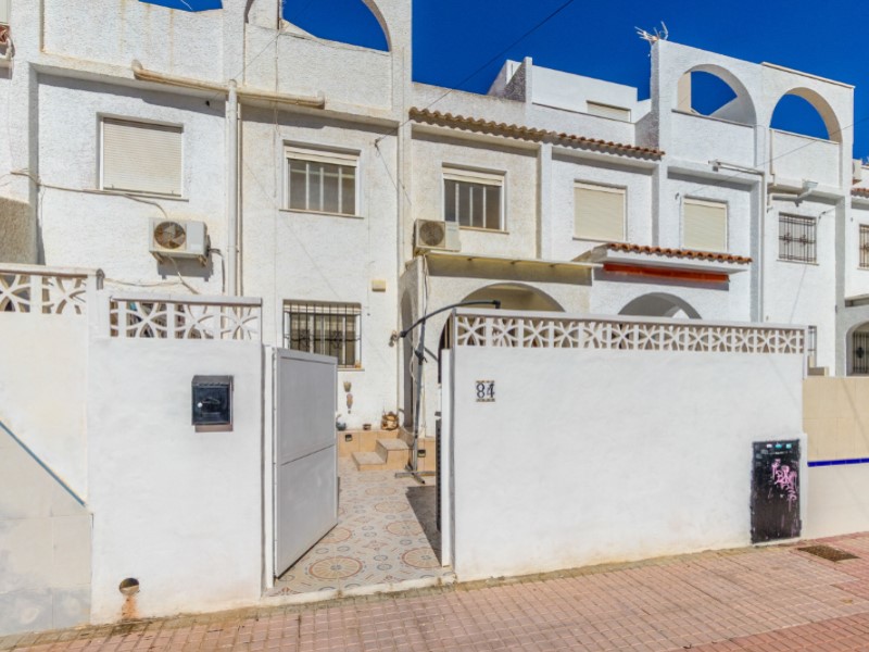 Pool area in terraced for sale in Torrevieja