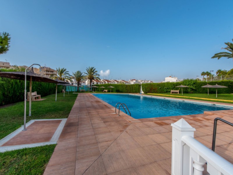 Exterior view in terraced for sale in Torrevieja