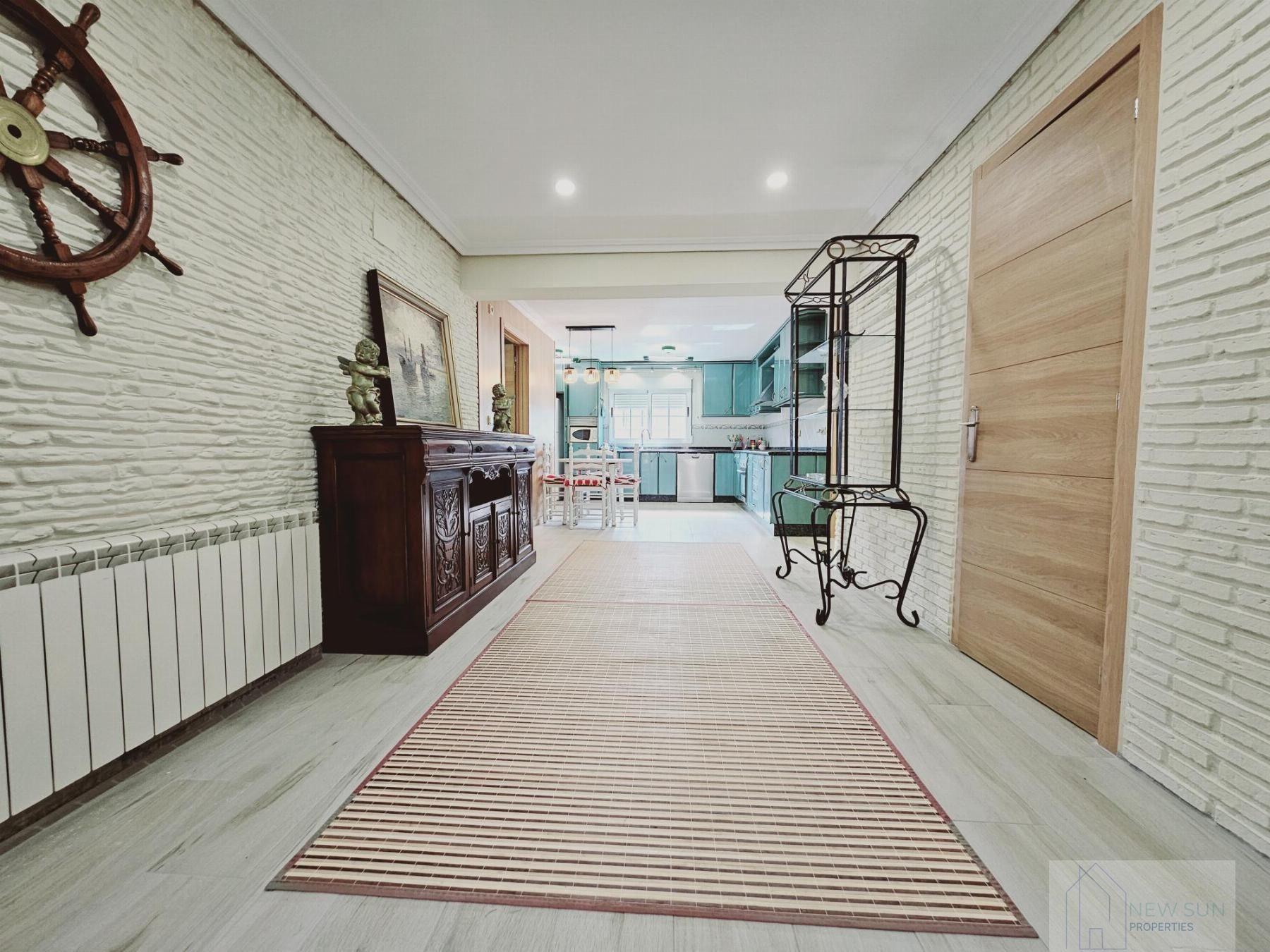 Bathroom in villa for sale in Torrevieja