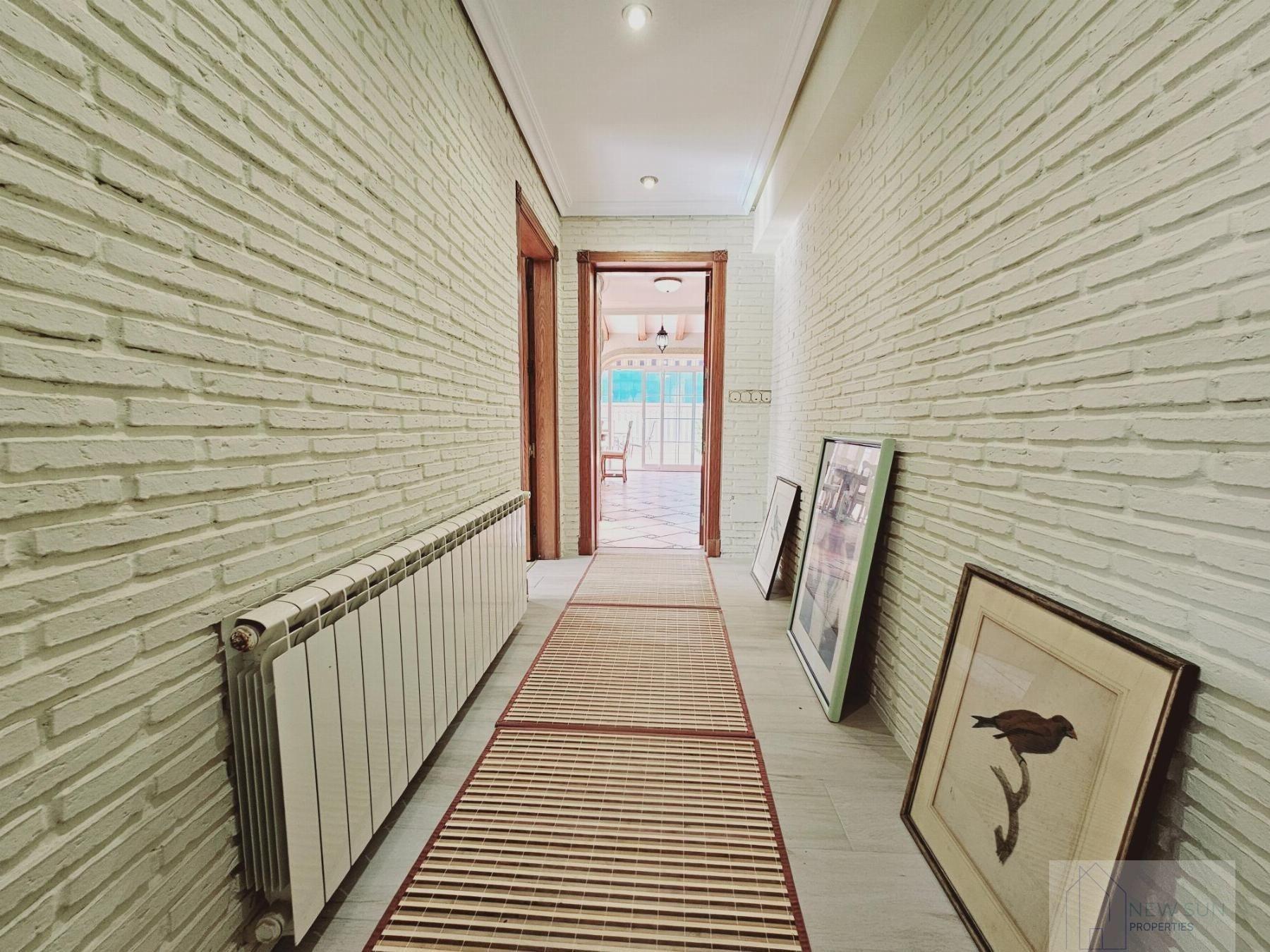 Master bedroom in villa for sale in Torrevieja