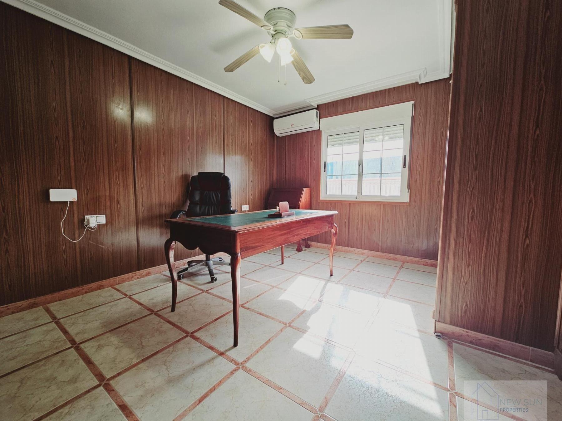 Bathroom in villa for sale in Torrevieja