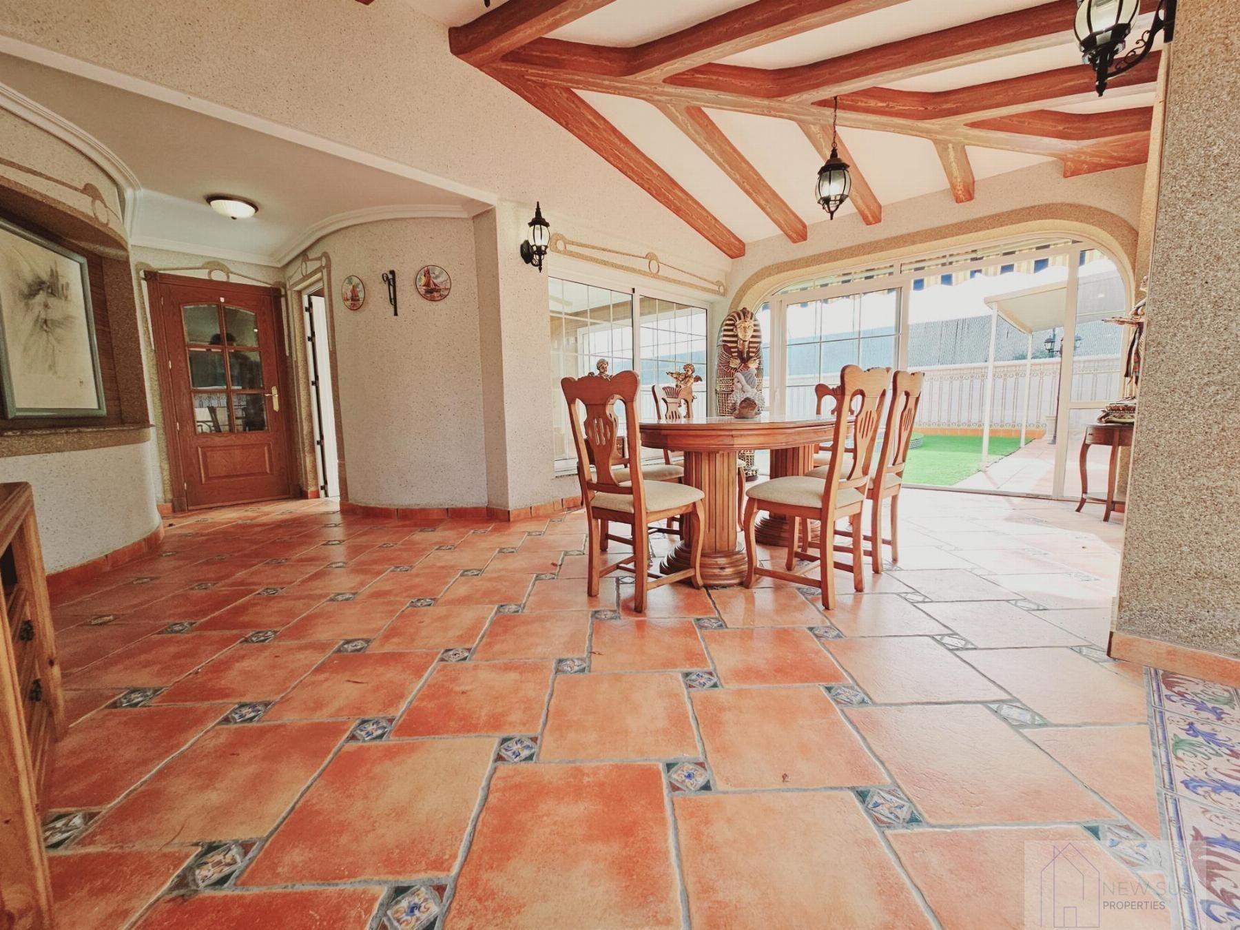 Garden in villa for sale in Torrevieja