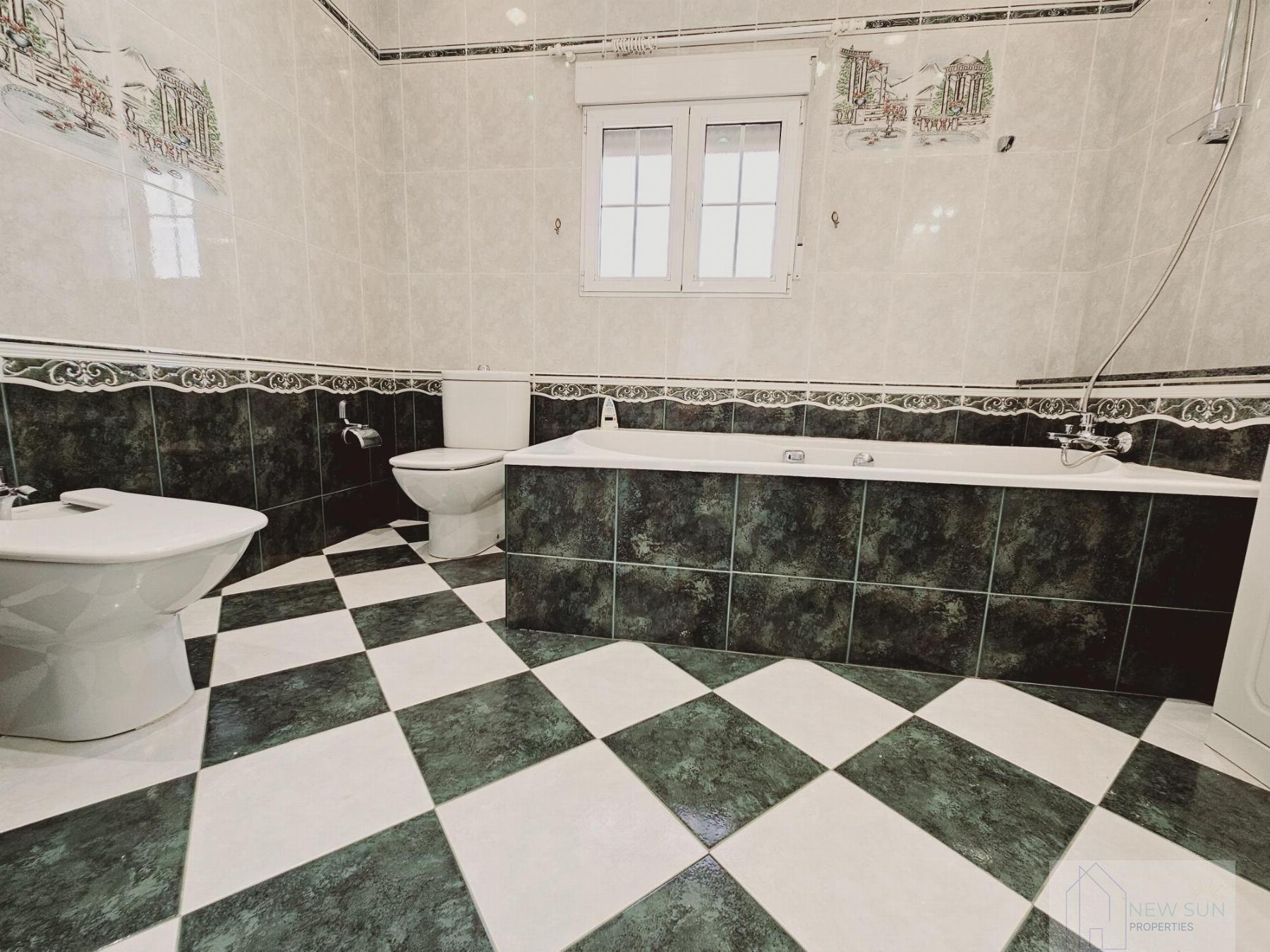 Terrace in villa for sale in Torrevieja