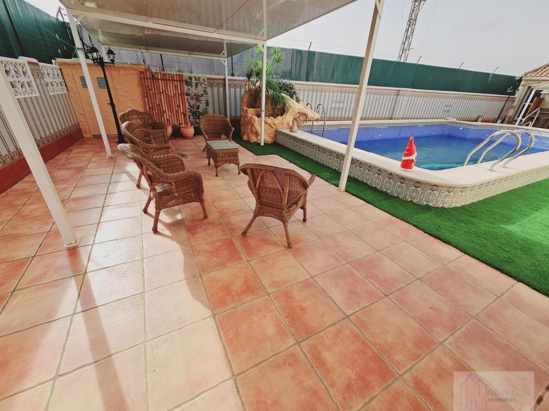 Dining area in villa for sale in Torrevieja