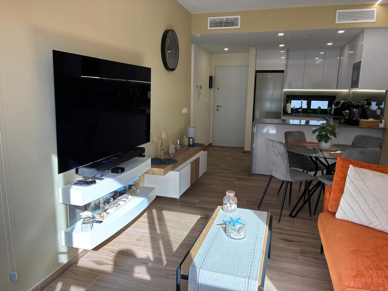 Master bedroom in apartment for sale in Villamartin