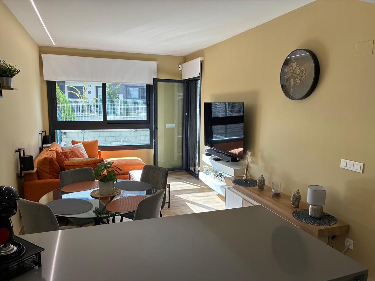 Bedroom in apartment for sale in Villamartin