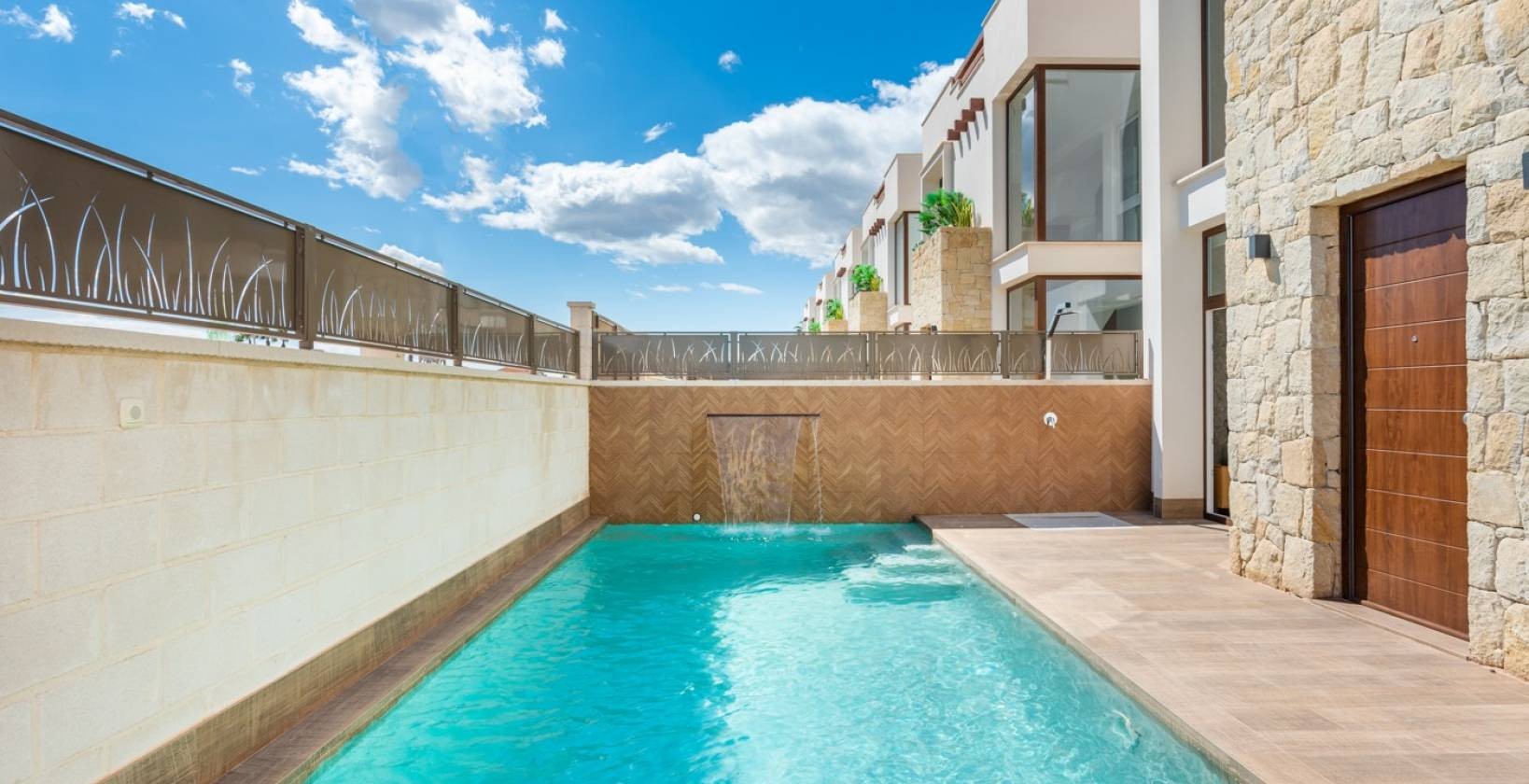 Impressive modern villa located in Las Lagunas, one of the most charming and tranquil areas between