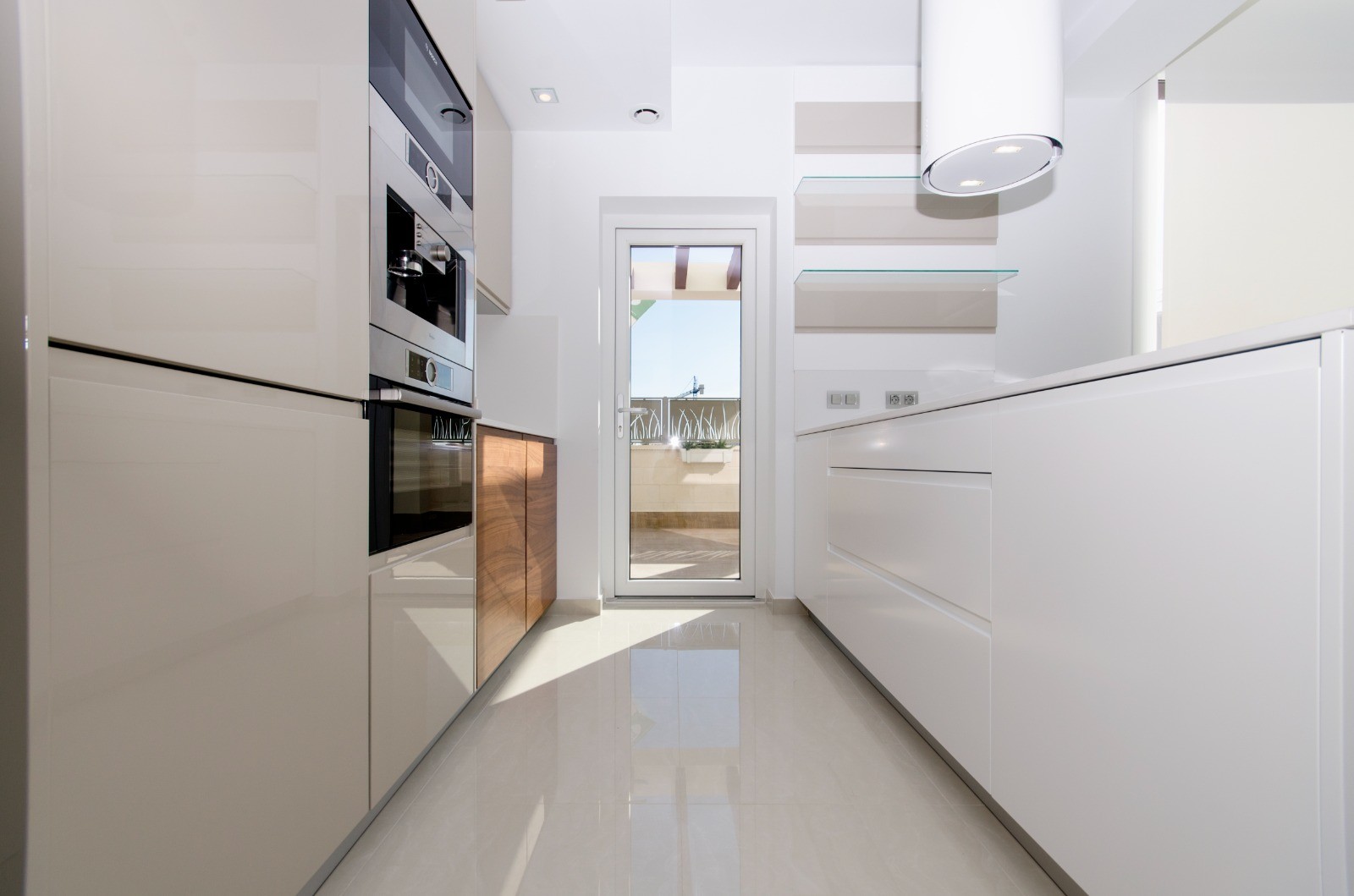 Impressive modern villa located in Las Lagunas, one of the most charming and tranquil areas between