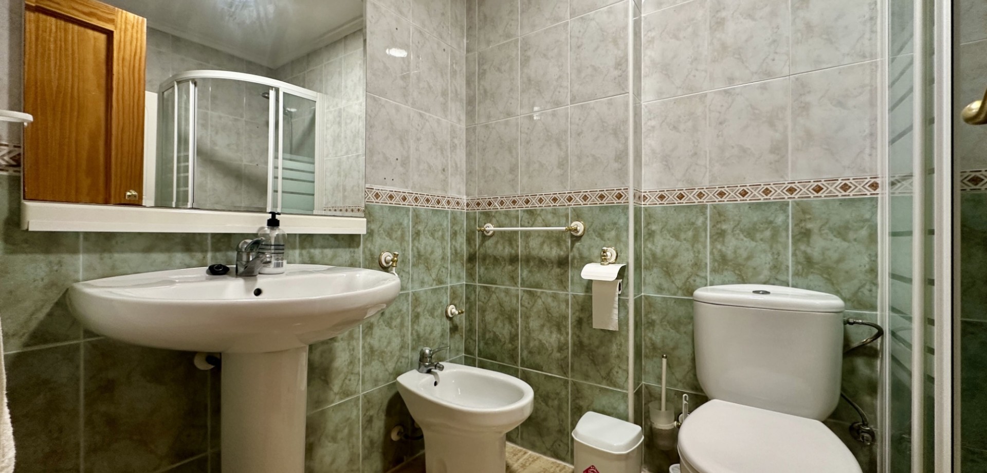 Bathroom in apartment for sale in Torrevieja