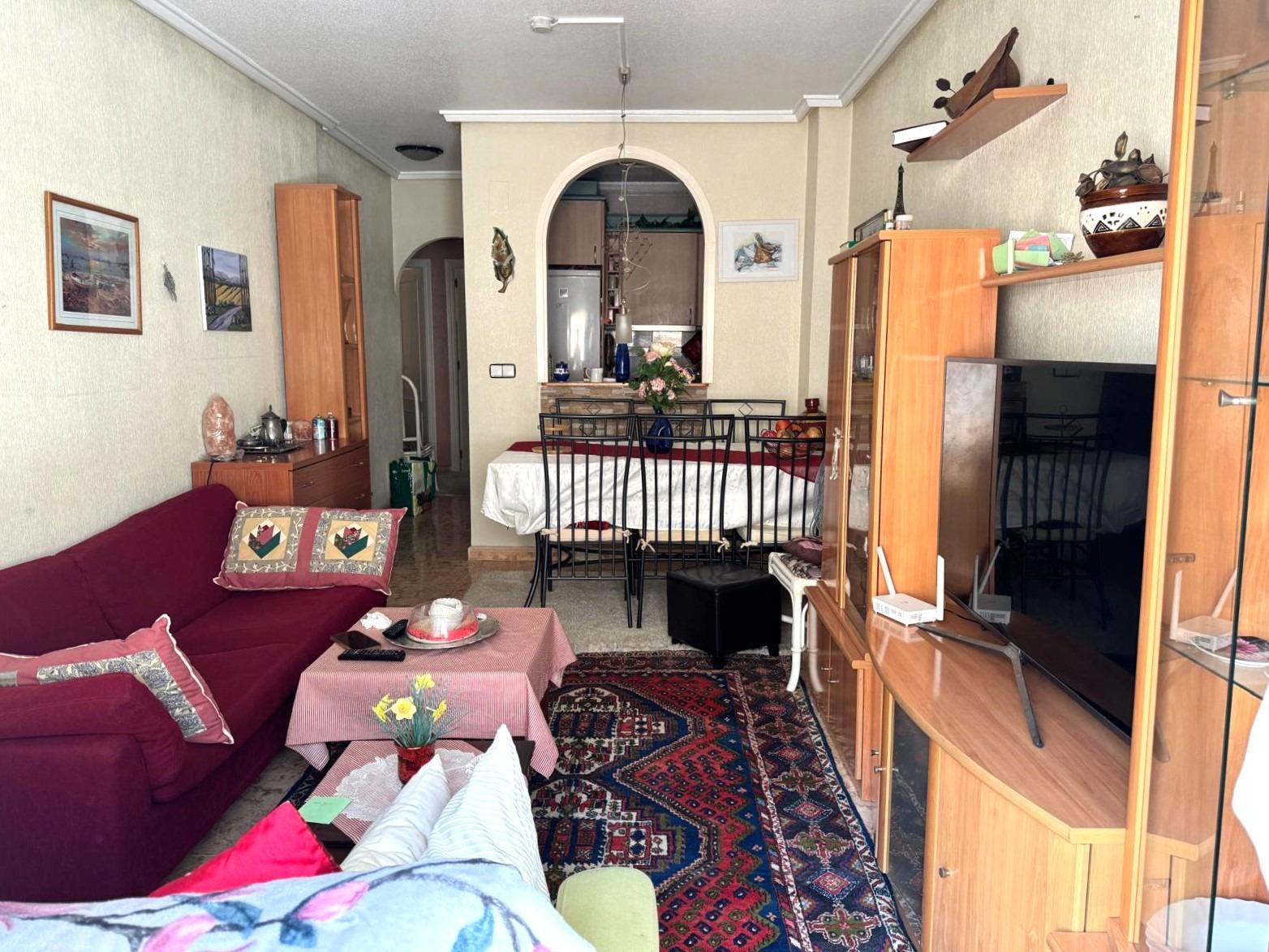 Cosy 2-bedroom flat with balcony in Torrevieja The property stands out for its south-facing orientat