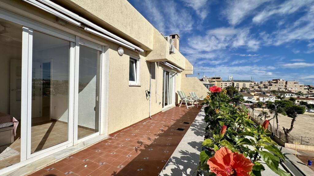 Bathroom in penthouse for sale in Torrevieja