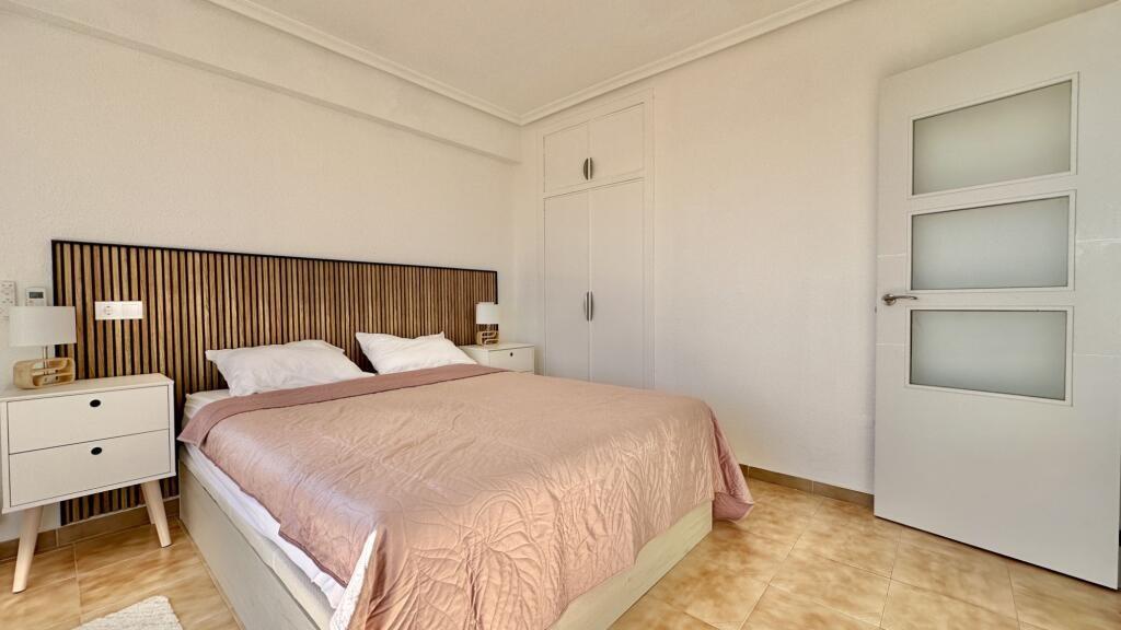 Bedroom in penthouse for sale in Torrevieja