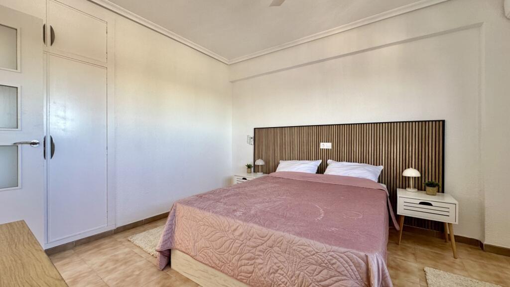 Master bedroom in penthouse for sale in Torrevieja