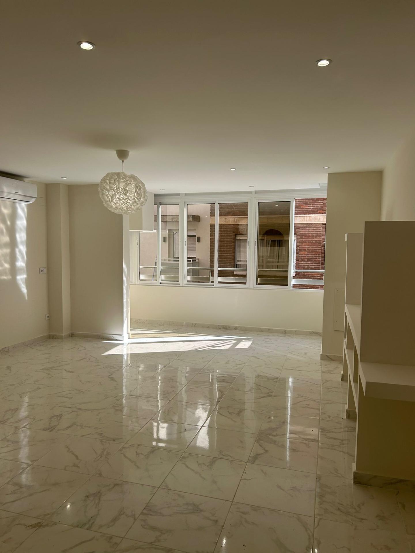 Bedrooms: 3, Bathrooms: 2, Apartment in Torrevieja, Alicante, Spain