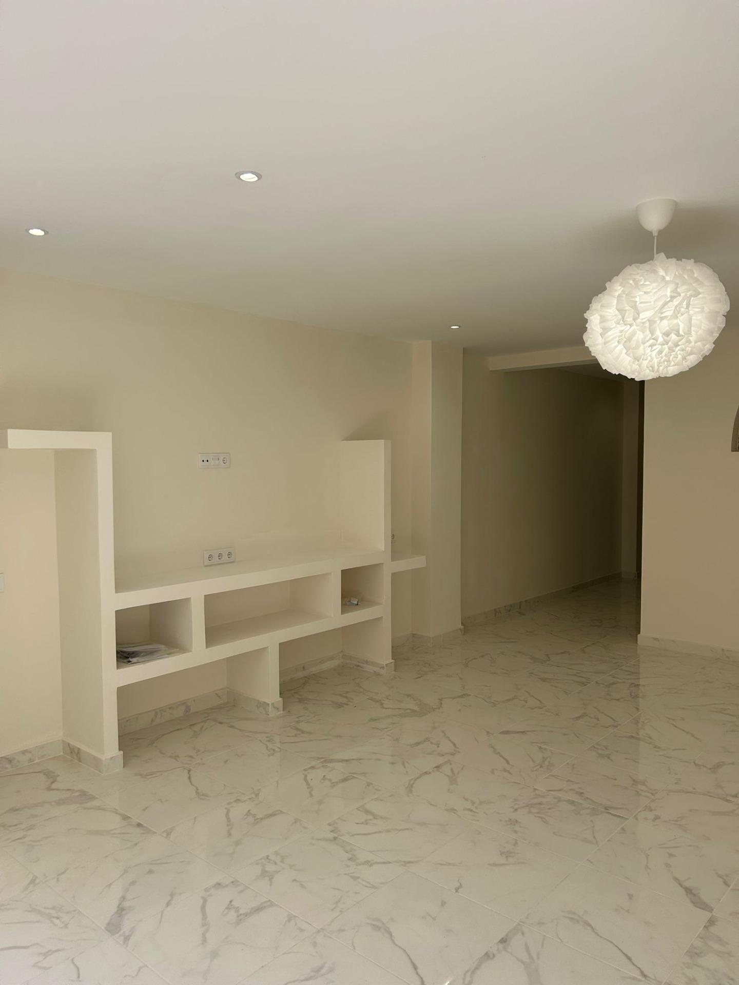Bedroom in apartment for sale in Torrevieja