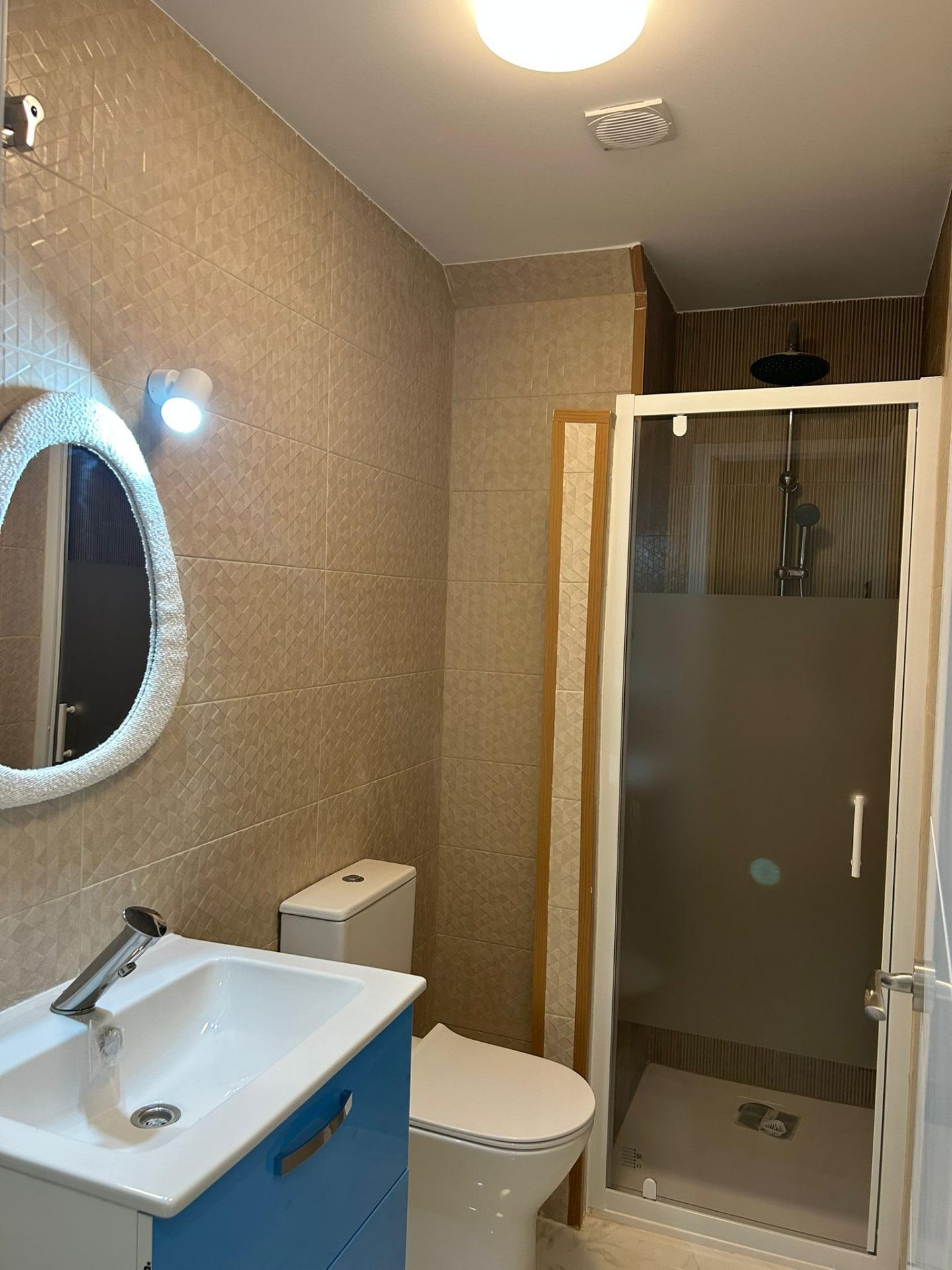 Bedroom in apartment for sale in Torrevieja