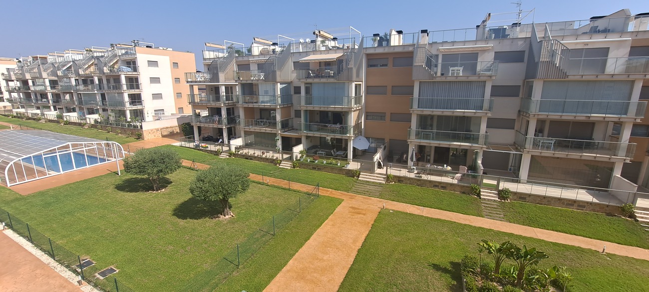 Modern 2-Bedroom Apartment in Los DolsesDiscover this beautifully presented second-floor apartment i