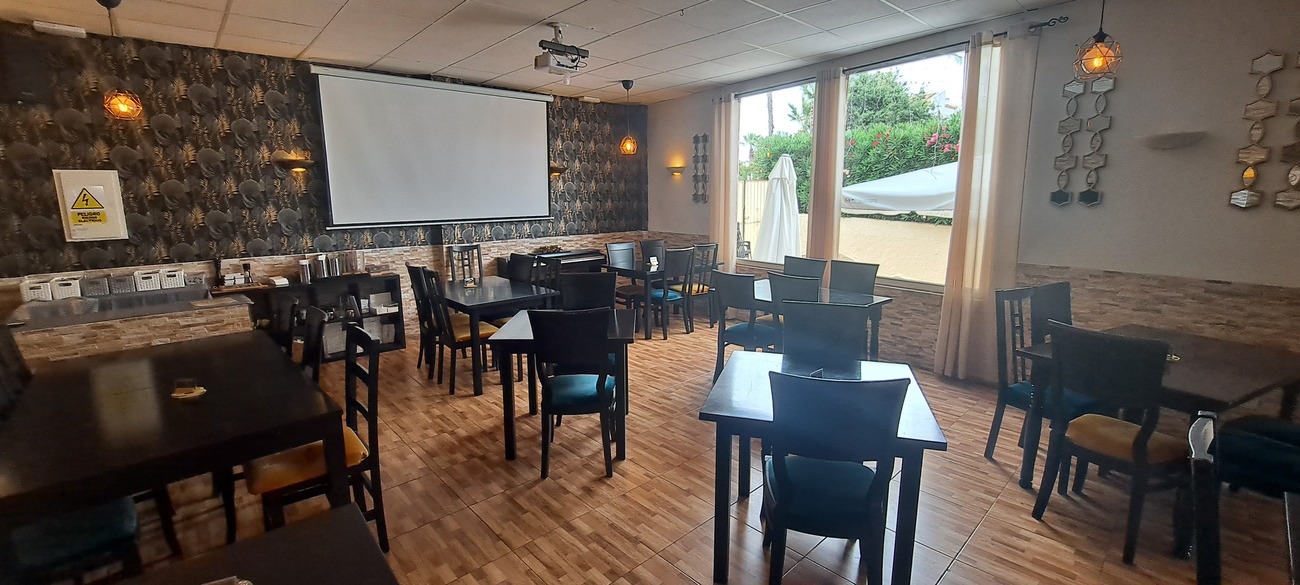 Kitchen in commercial for sale in Villamartin