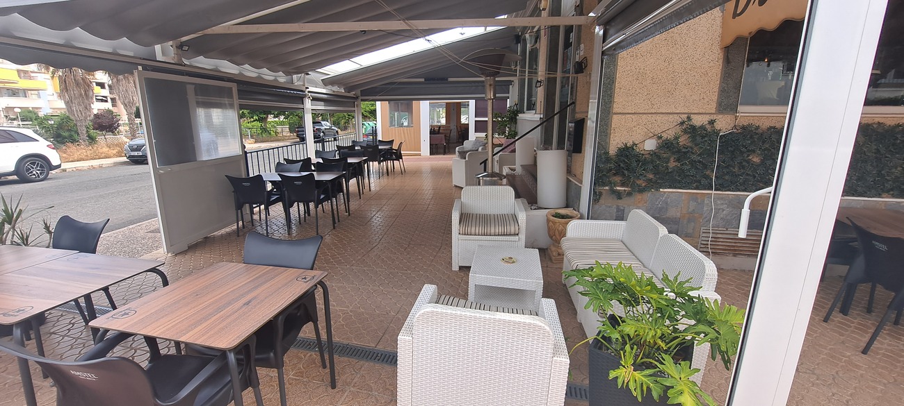Terrace in commercial for sale in Villamartin