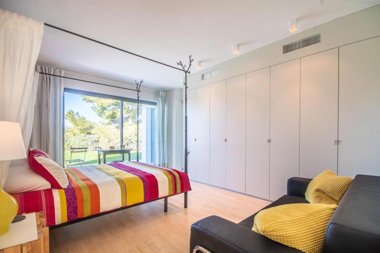 Master bedroom in villa for sale in Las Colinas Golf