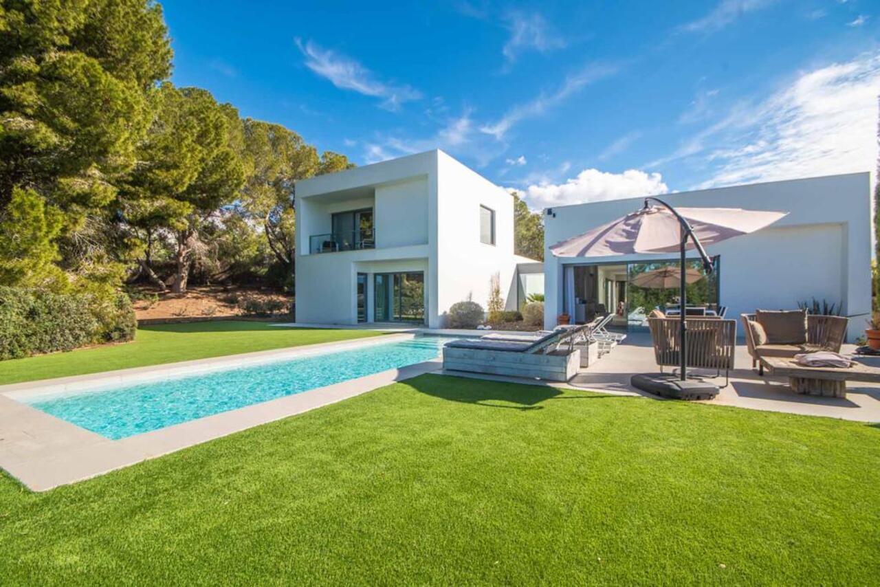 Pool area in villa for sale in Las Colinas Golf